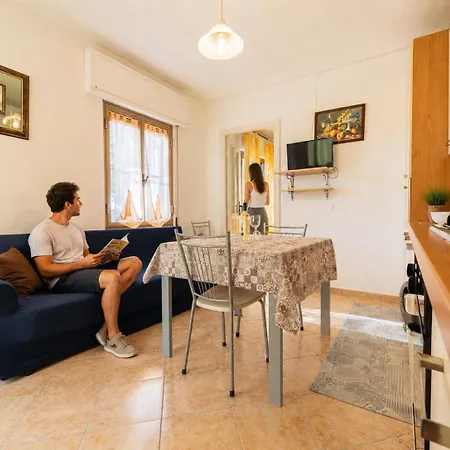 Sa Jacaranda -beachside With Private Parking Siniscola