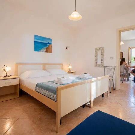 Sa Jacaranda -beachside With Private Parking