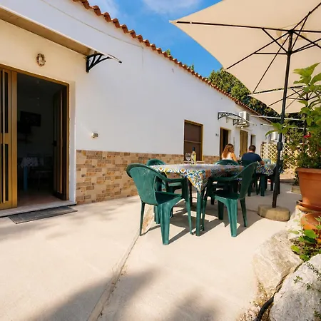 Sa Jacaranda -beachside With Private Parking Siniscola